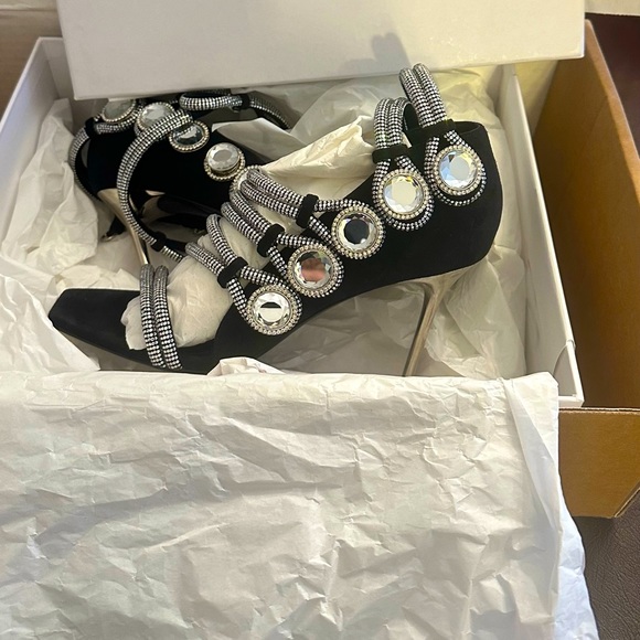 Absolutely elegant, sexy and classy!!! Make an offer! - Picture 2 of 6